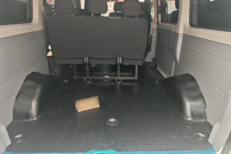 Used SAIC MAXUS Xintu V80 2024 Facelift Aoyuntong 6AMT Short Wheelbase Ultra-Low Roof 147 Ps 5/6 Seats Trunk