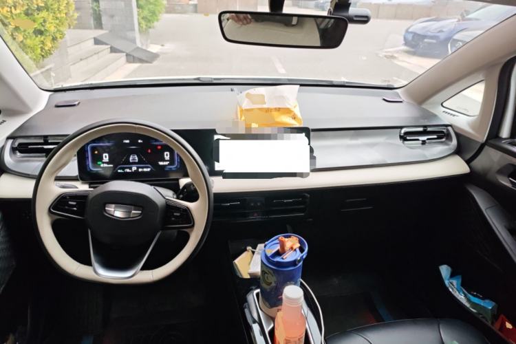 Used Geometry E Firefly 2024 401 km Fluorescent