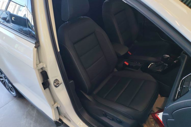 Used Volkswagen T-ROC 2022 280TSI DSG Two-Wheel Drive Comfort PLUS