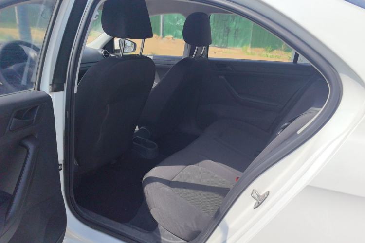 Used Volkswagen Jetta 2017 1.4L Manual Fashion Edition Interior 2