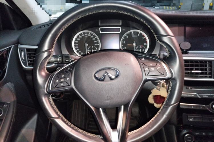 Used Infiniti QX30 2017 1.6T Two-Wheel-Drive Sport Edition