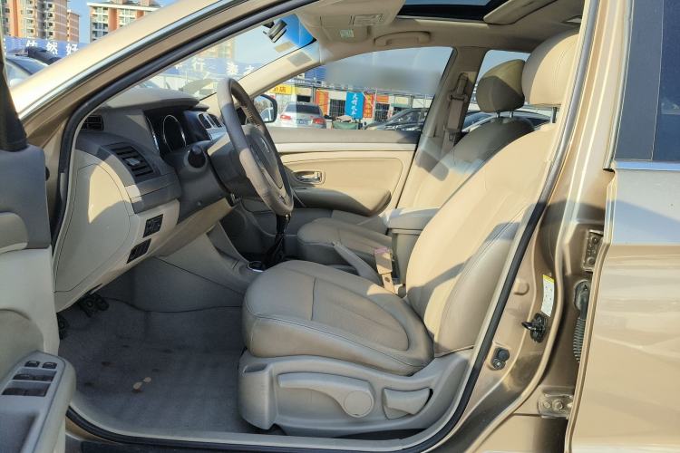 Used Dongfeng Aeolus A60 2012 1.6L Manual Luxury Model
