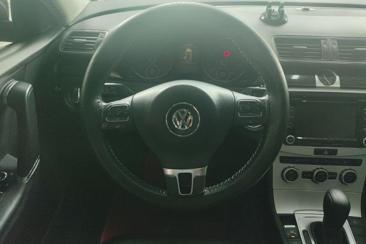 Used Volkswagen Magotan 2012 1.8TSI Prestige Model Steering Wheel