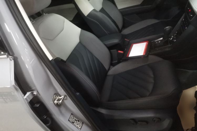 Used Volkswagen Tharu 2023 300TSI Two-Wheel-Drive Full Moon Edition Right Front Seat