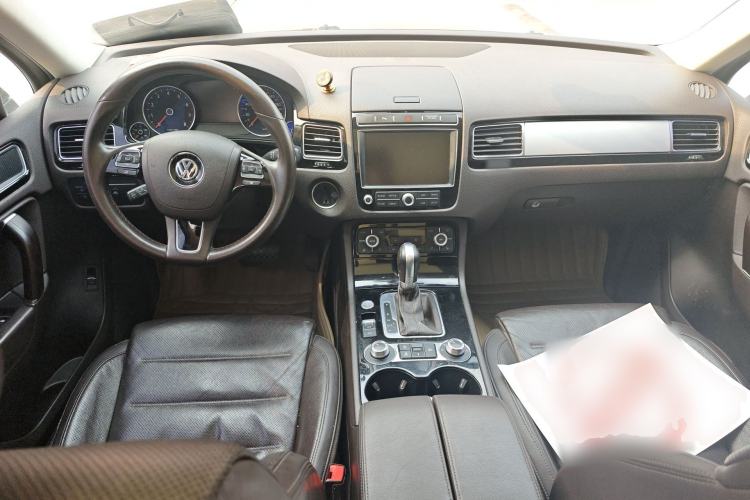 Used Volkswagen Touareg 2017 3.0 TSI Touareg Edition Center Console