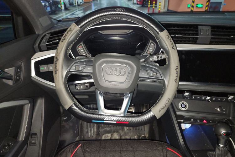 Used Audi Q3 2024 35 TFSI Fashion Dynamic Edition Steering Wheel