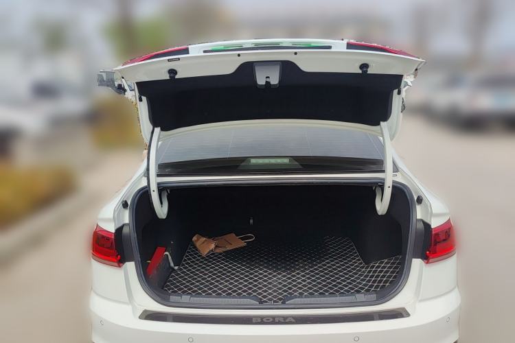 Used Volkswagen Bora 2023 200TSI DSG YueXing PRO Edition Trunk