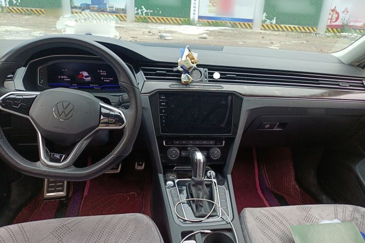 Used Volkswagen Magotan 2019 330TSI DSG Luxury Model China V Standard Center Console
