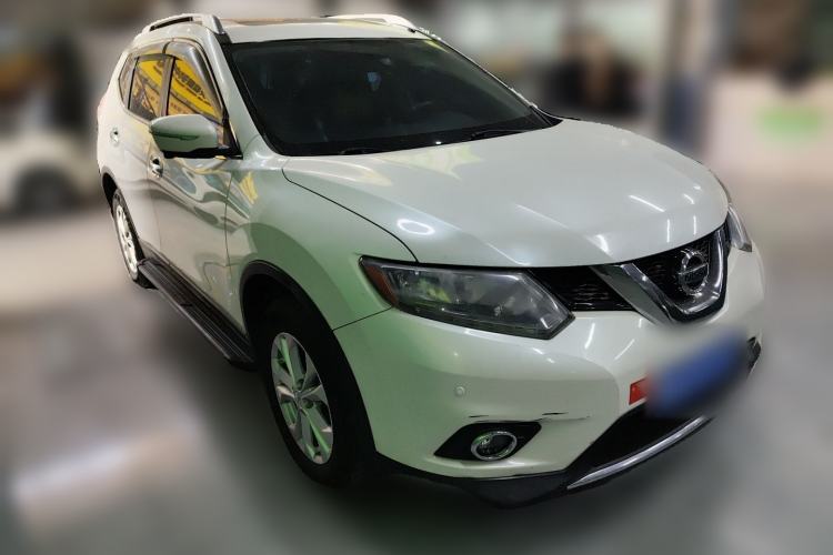 Used Nissan X-Trail 2015 2.5L CVT Leading MAX Edition 4WD Front Right 45 Deg