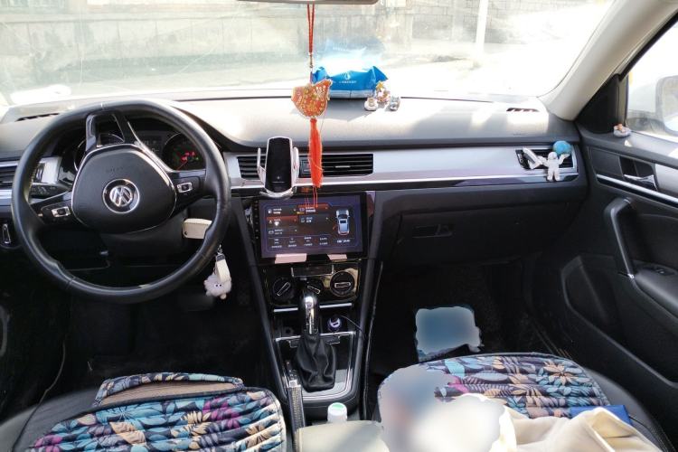 Used Volkswagen Bora 2018 1.5L Automatic Comfort Model Center Console