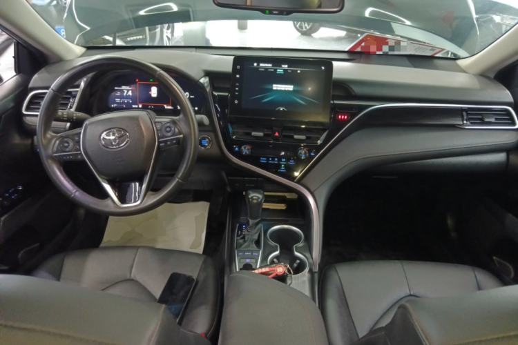 Used Toyota Camry 2021 2.5G Luxury Edition Center Console