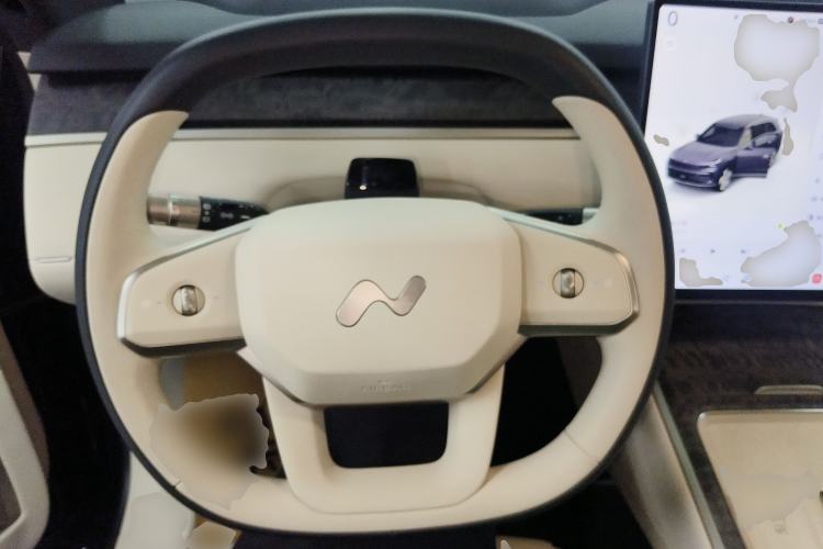 Used ONVO Luxeed L90 2025 Model—Ultra Six-Seater Version Steering Wheel