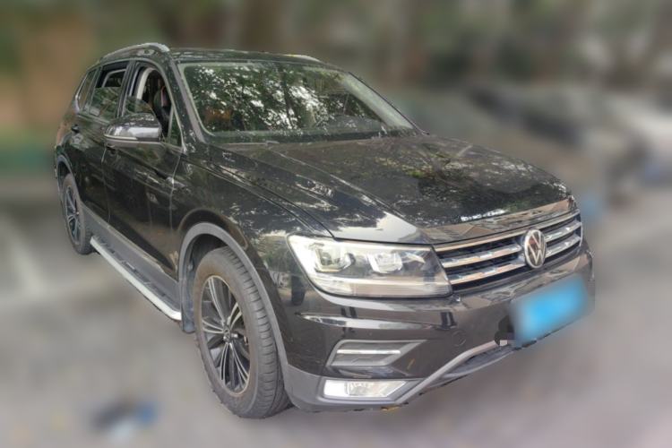 Used Volkswagen Tiguan L 2021 330TSI Automatic Two-Wheel Drive Smart Edition Front Right 45 Deg