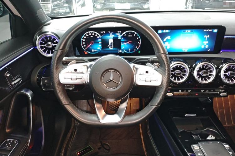 Used Mercedes-Benz A-Class 2022 Revised Version A 200 L Sport Sedan Fashionable Style