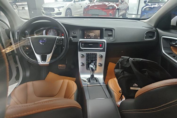 Used Volvo V60 2017 T5 Zhiya Edition China V Standard
