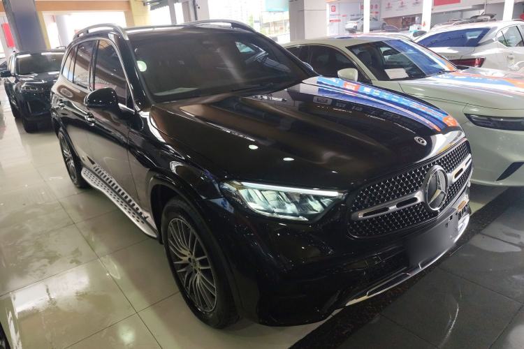 Used Mercedes-Benz GLC 2025 Refreshed GLC 300 L 4MATIC Dynamic Version 7-Seater Front Right 45 Deg