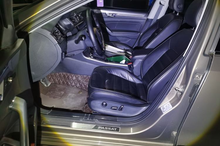 Used Volkswagen Passat 2017 280TSI DSG Luxury Edition
