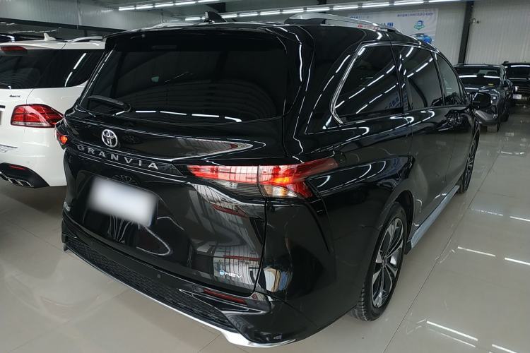 Used Toyota Granvia 2026 Model 2.5L Hybrid Prestige PLUS Edition Rear Right 45 Deg