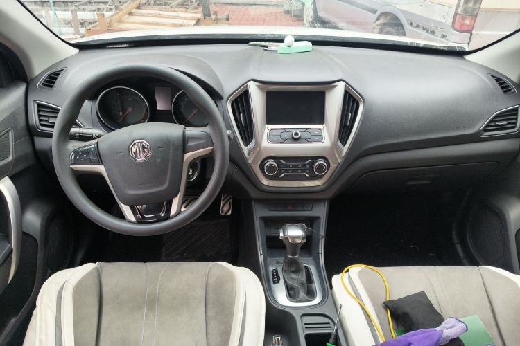 Used MG GT 2016 1.5L Automatic Value-Added Luxury Edition Center Console