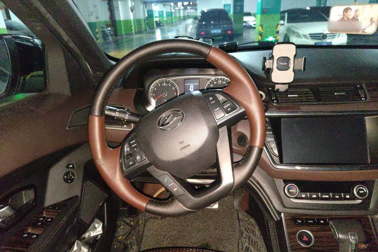 Used Land X7 2015 2.0T Panoramic Prestige Edition Steering Wheel