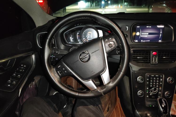 Used Volvo V40 2018 T3 Zhiyi Edition