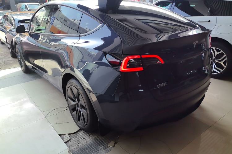 Used Tesla Model Y 2024 Rear-Wheel-Drive Version Rear Left 45 Deg