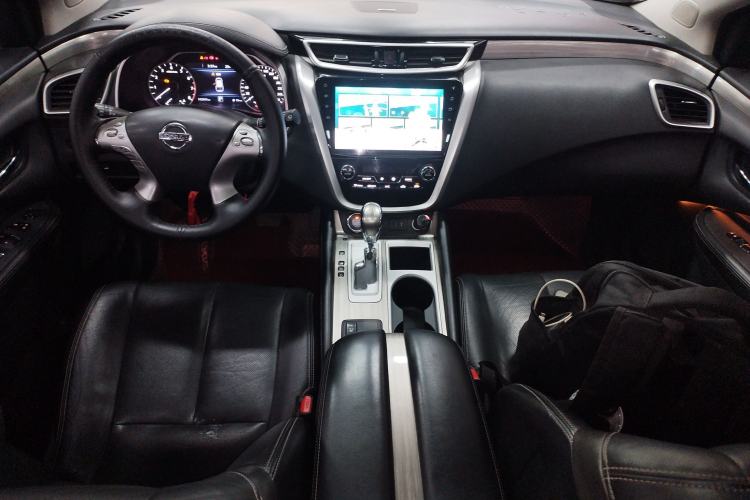 Used Nissan Murano 2019 2.5L XL Two-Wheel Drive Smart Connect Luxury Edition China VI Standard Center Console