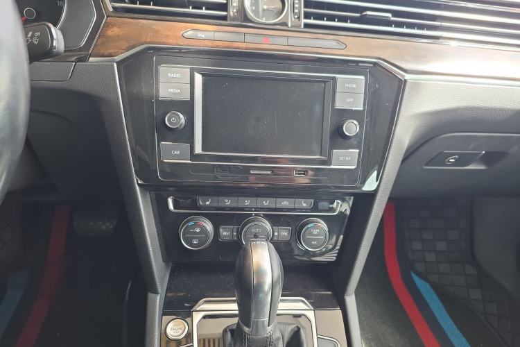 Used Volkswagen Magotan 2018 Facelift 330TSI DSG Luxury Model
