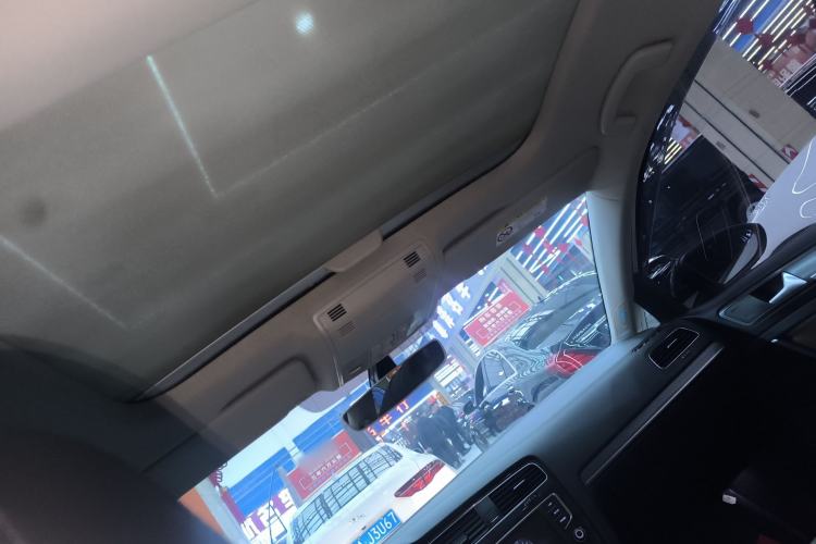 Used Volkswagen Golf 2017 230TSI Automatic Luxury Million-Vehicle Commemorative Edition
