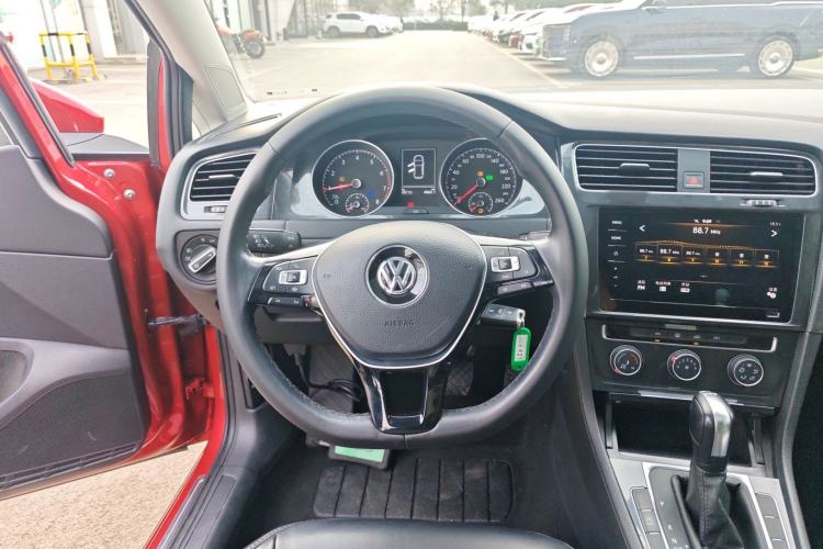 Used Volkswagen Golf 2020 200TSI DSG Comfortable and Ambitious Edition