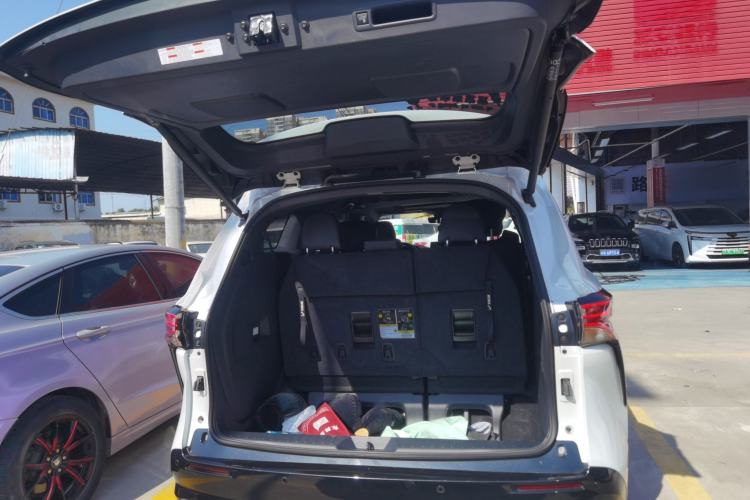 Used Toyota Sienna 2023 2.5L Hybrid Deluxe Edition
