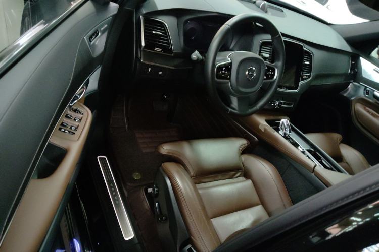 Used Volvo XC90 2021 B6 Luxury Smart Edition 7-Seater Driver Seat