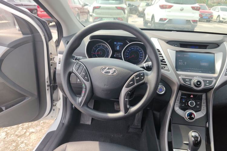 Used Hyundai Elantra (5th Generation / Langdong) 2016 1.6L Automatic Prestige Model

