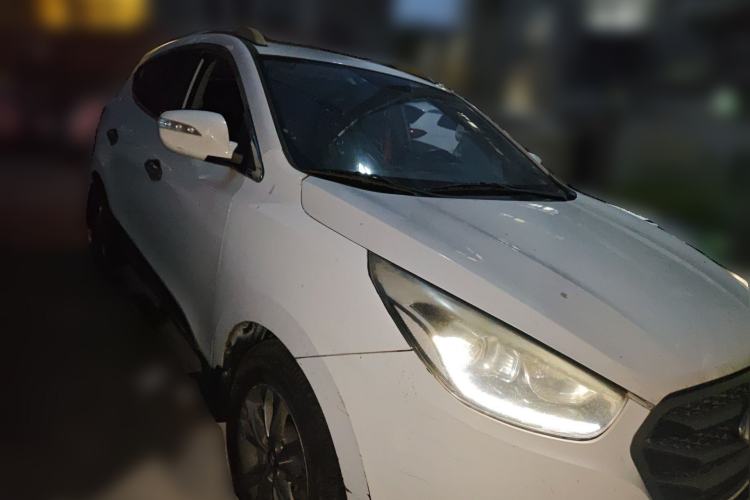 Used Hyundai ix35 2013 2.0L Automatic 2WD Comfort GL China IV Standard Front Right 45 Deg