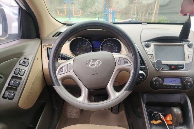 Used Hyundai ix35 2013 2.0L Automatic Two-Wheel Drive Smart GLS China IV Standard