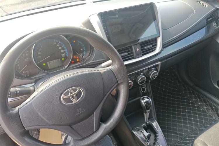 Used Toyota YARiS L Zhi Xiang 2019 1.5E CVT Dynamic Edition China VI compliant Center Console