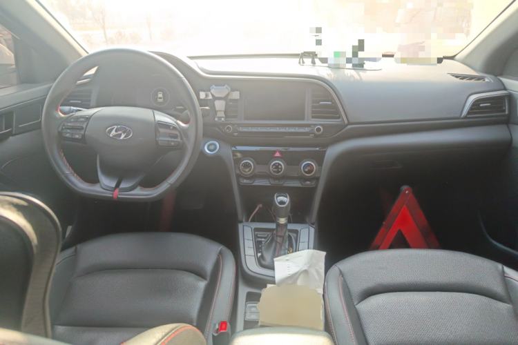 Used Hyundai Elantra (6th Generation / Lingdong) 2019 1.4T Dual-Clutch Xuan Dong · Dynamic Model Center Console