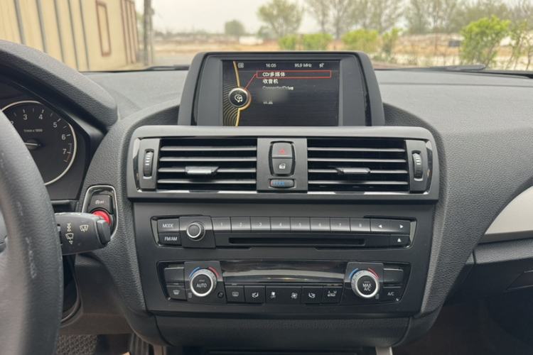 Used BMW 1 Series 2013 Facelifted 118i Leading Edition Interior 3