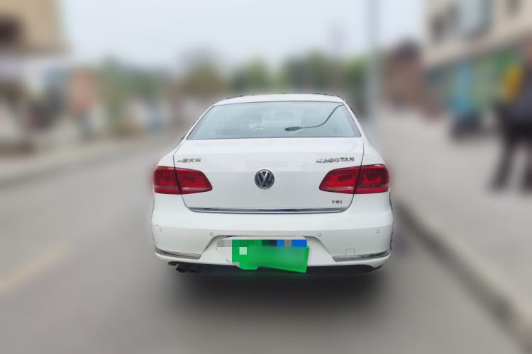 Used Volkswagen Magotan 2013 1.8TSI Premier Model Rear