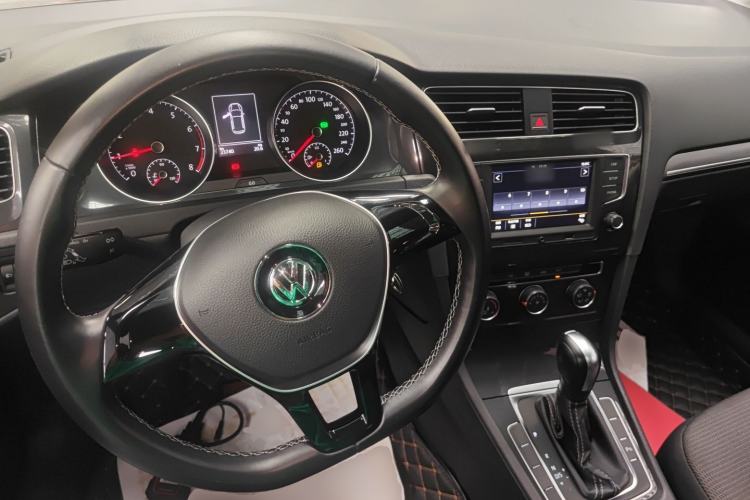 Used Volkswagen Golf 2017 1.6L Automatic Comfort Million-Vehicle Anniversary Edition