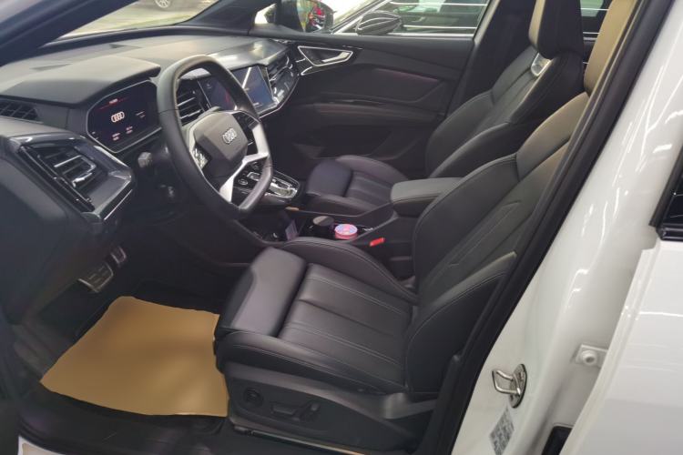 Used Audi Q4 e-tron 2024 40 e-tron Boundary Edition in Midnight Blue