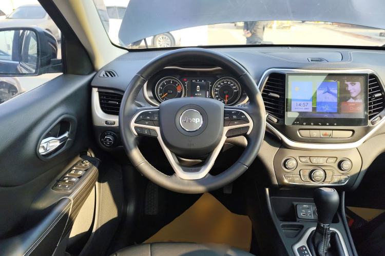 Used Jeep Cherokee 2016 2.4L Leading Edition