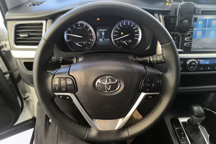 Used Toyota Highlander 2017 2.0T Four-Wheel Drive Luxury Edition 7 Seats