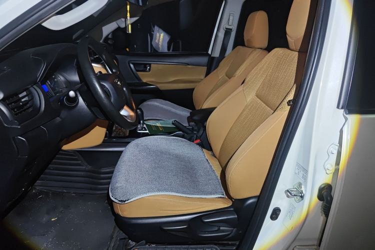 Used Toyota Fortuner 2016 2.7L Middle East Version Left Front Seat