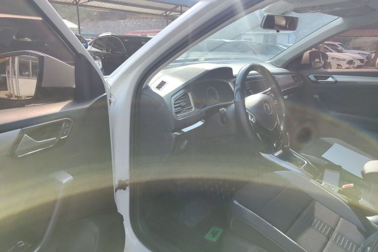 Used Volkswagen T-ROC 2019 230TSI DSG Two-Wheel-Drive Advanced Version China VI Standard
