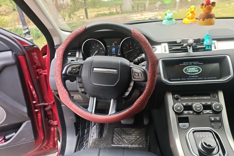 Used Land Rover Range Evoque 2018 240 PS SE Smart Brilliance Edition Steering Wheel