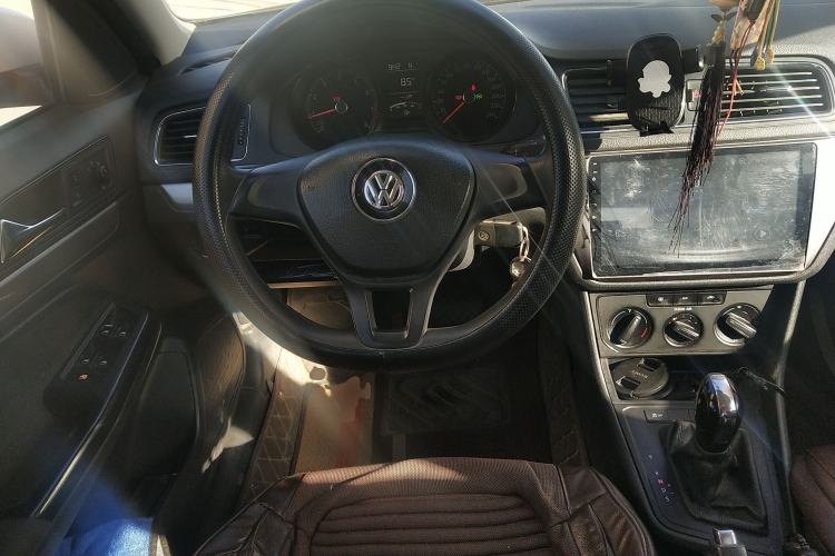 Used Volkswagen Gran Lavida 2017 1.6L Automatic Fashion Edition Steering Wheel