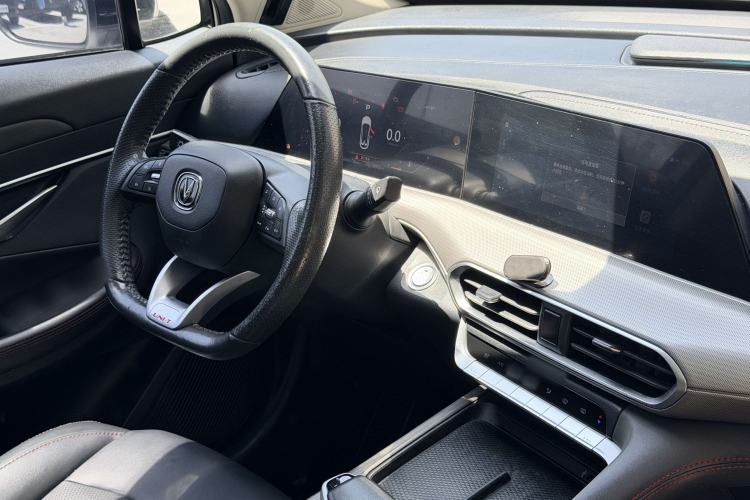 Used CHANGAN UNI-T 2020 1.5T Prestige Version
