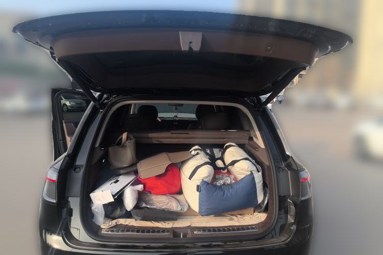 Used Hima AITO M9 2025 All-Electric Ultra Version 100 kWh 5-Seater Model Trunk