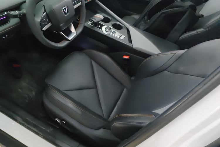 Used Changan UNI-V 2022 1.5T Prestige Version